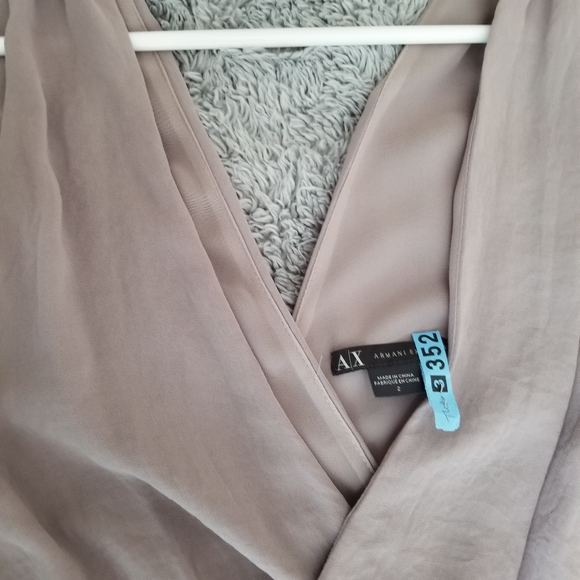 Sleeveless mini dress - Picture 2 of 3